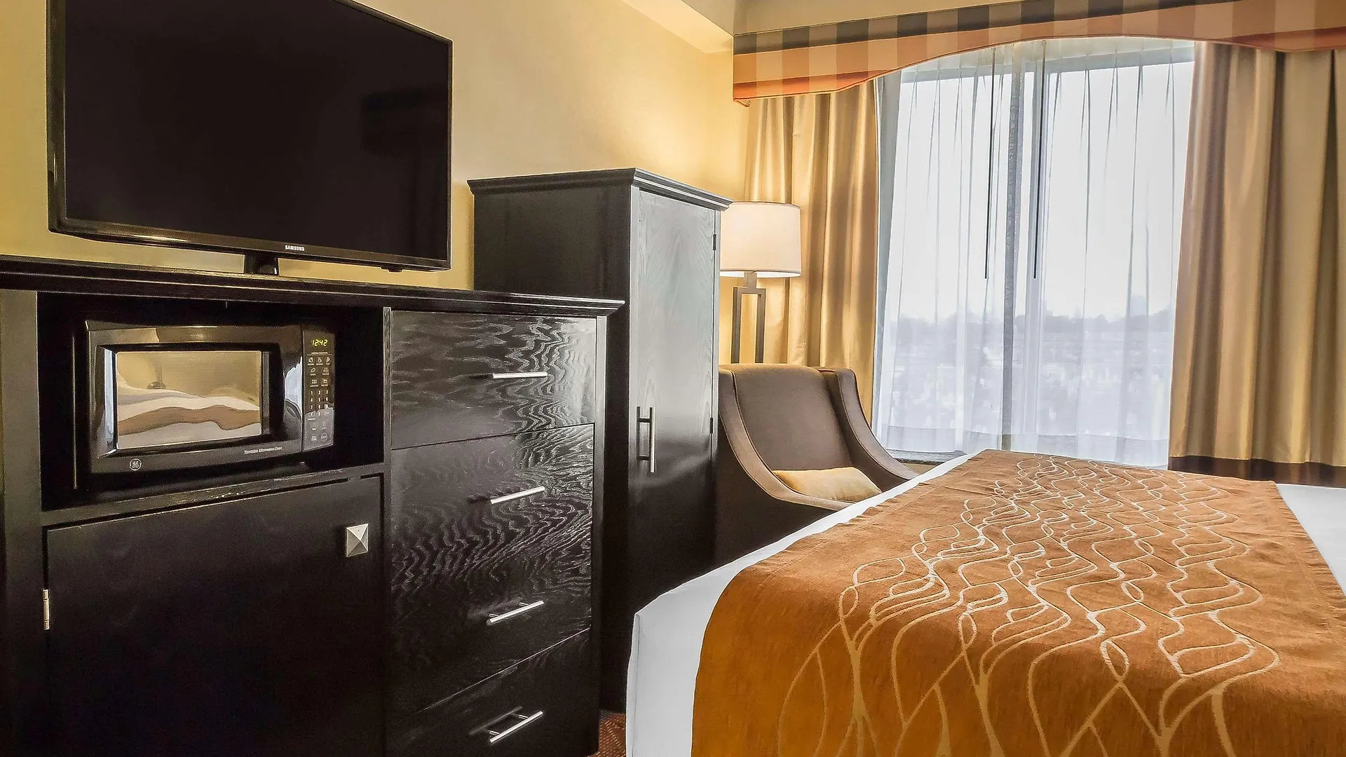 Comfort Inn & Suites Laguardia Airport New York Hotel