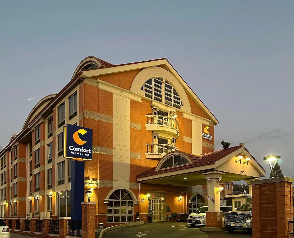 Hotel Comfort Inn & Suites Laguardia Airport New York