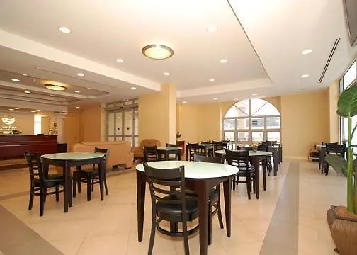 Comfort Inn & Suites Laguardia Airport New York Hotel