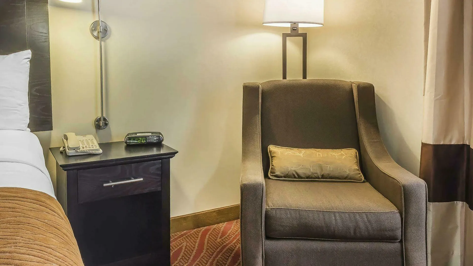 Comfort Inn & Suites Laguardia Airport New York 3*,
