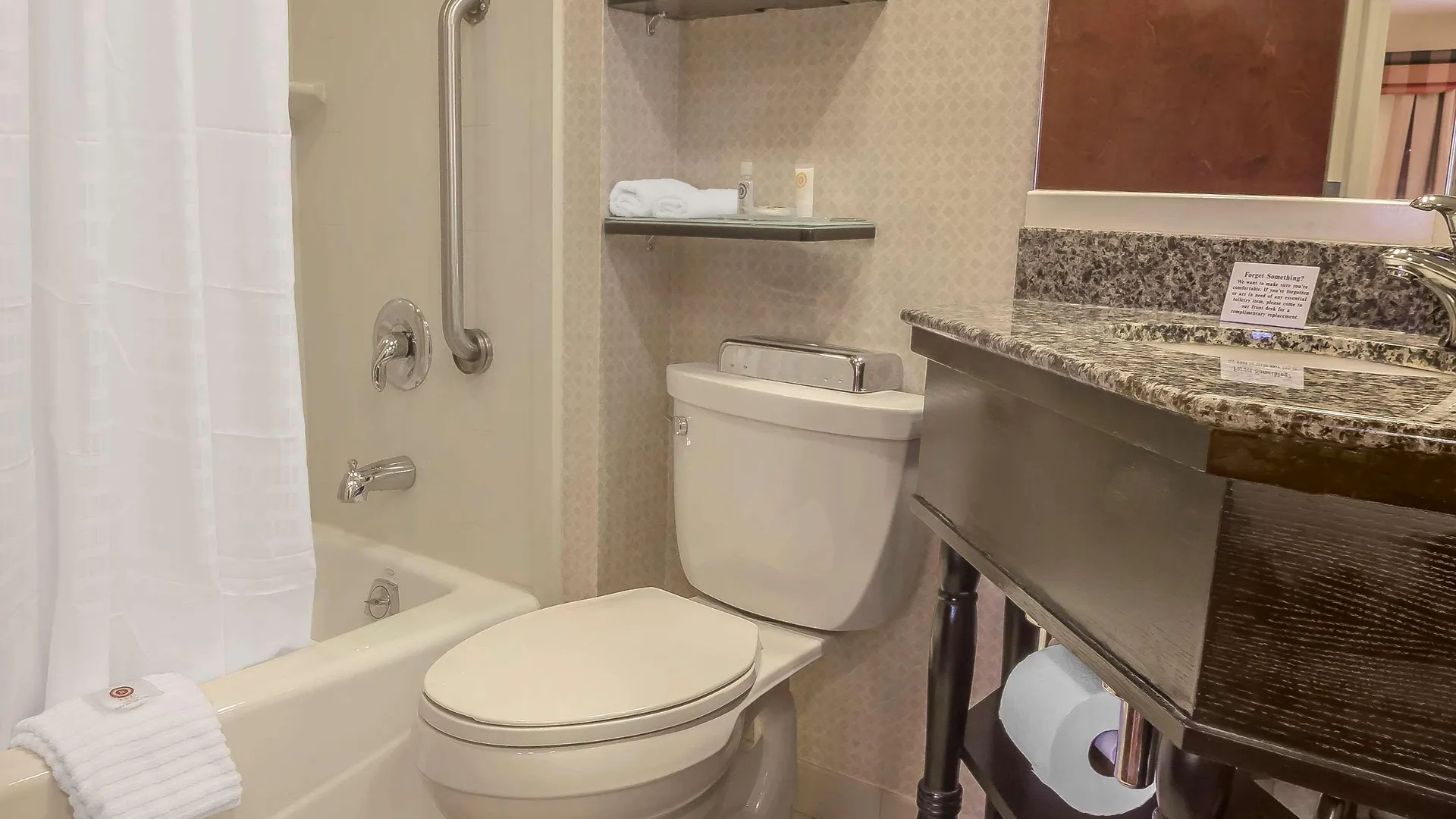 *** Hotel Comfort Inn & Suites Laguardia Airport New York United States
